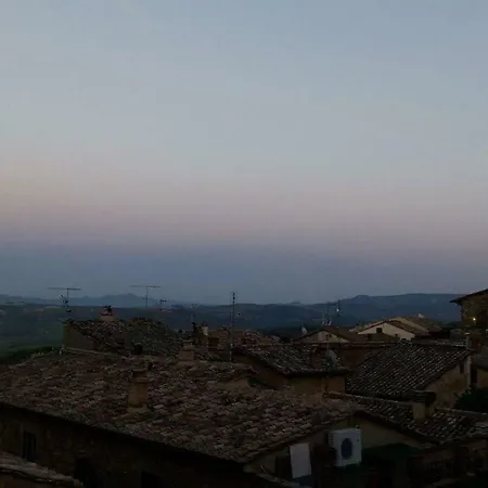 Montalcino...il Suo Panorama...le Sue Emozioni... Apartment Montalcino